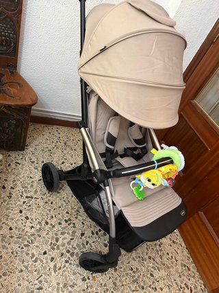 Cochecito bebé Chicco color beige