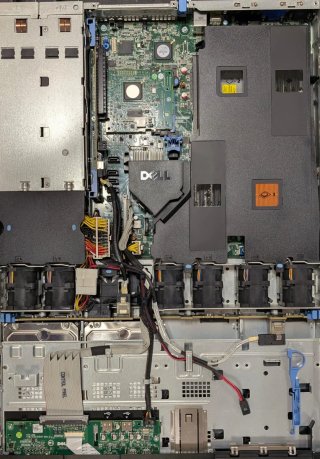 Servidor Dell 1U 8 núcleos 16GB RAM 2TB