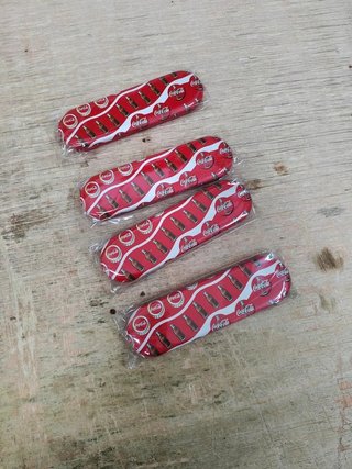 Set 4 astucci porta penne Coca Cola in metallo