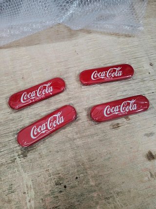Set 4 astucci porta penne Coca Cola in metallo