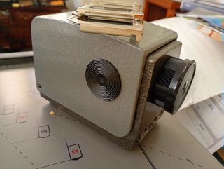 Proyector de diapositivas ruso Etude 2c