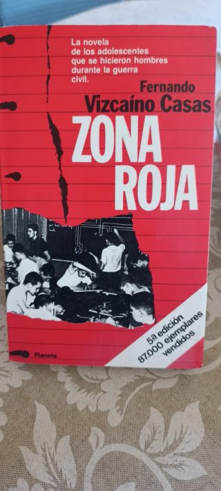 Zona roja (Colección Fábula) (Spanish Edition)