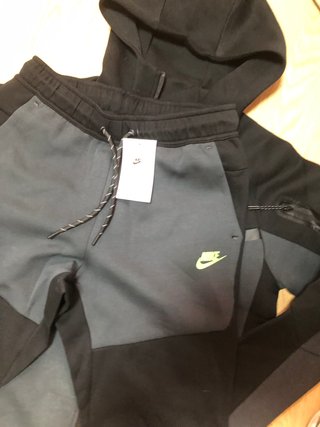 Conjunto Nike Tech Sudadera y Pantalón