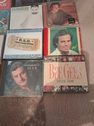 Lote 15 CDs Música Variada, Hay 7 doble.