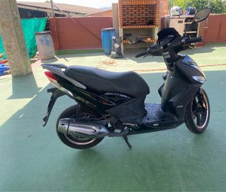 Kymco Agility 125 Scooter Negra