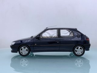 1:18 Peugeot 306 Eden Park año 1995 Azul OT385
