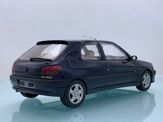 1:18 Peugeot 306 Eden Park año 1995 Azul OT385