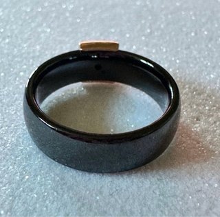 Anello oro e ceramica nera con diamanti