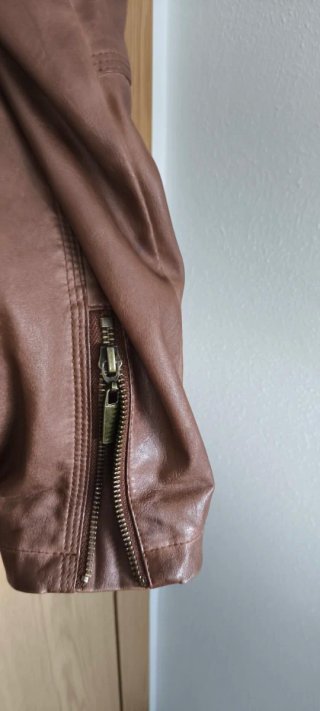 Cazadora efecto cuero mujer marrón