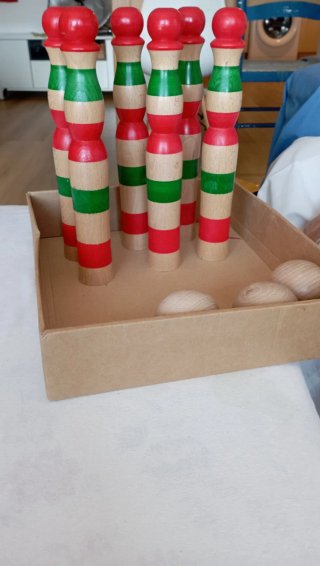 Juego de Bolos de Madera