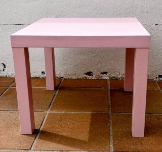 Mesa Lack Ikea rosa