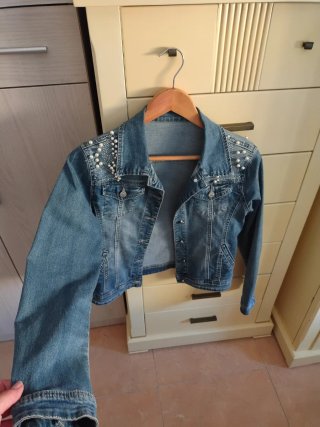 Chaqueta vaquera con perlas