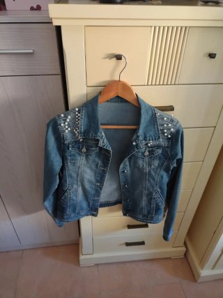 Chaqueta vaquera con perlas