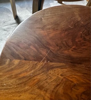 Mesa auxiliar redonda de madera