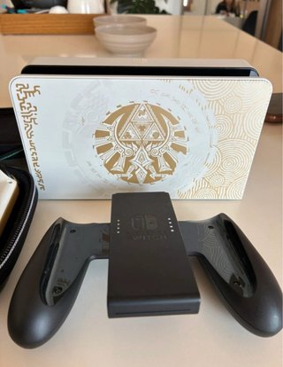 Nintendo Switch OLED Edizione Limitata Zelda