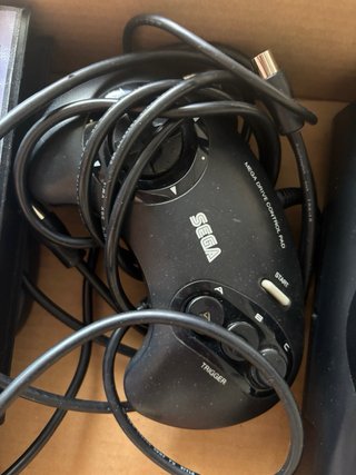 Consola Sega Mega Drive 16 Bits Negra + juego
