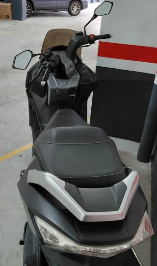 Scooter Daelim J3 125 Negra