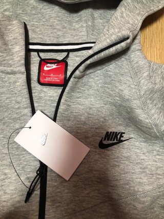 Conjunto Nike Tech Gris Talla M
