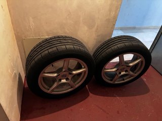 Llantas Porsche 18” 981 con neumáticos casi nuevos