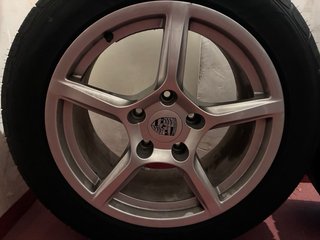 Llantas Porsche 18” 981 con neumáticos casi nuevos