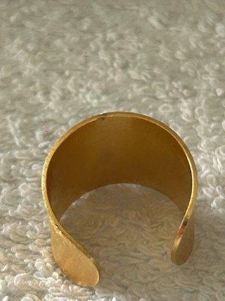 Anello Stroili dorato a fascia con zirconi