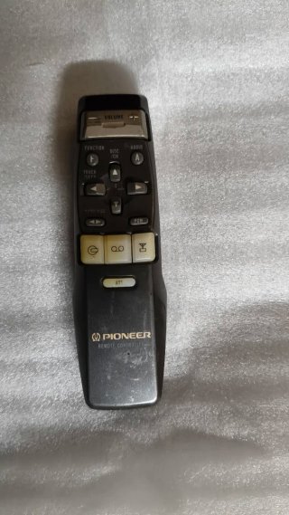 Radio Pioneer KEH-P8600 R con mando remoto