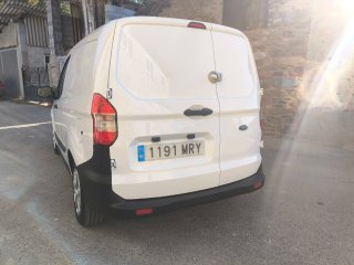 Ford Transit Courier 2024