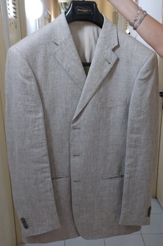 Traje de lino beige y gris
