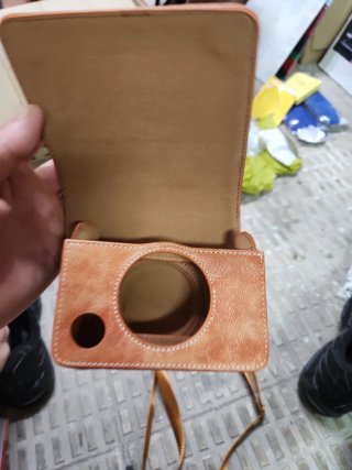Funda cámara cuero marrón con correa