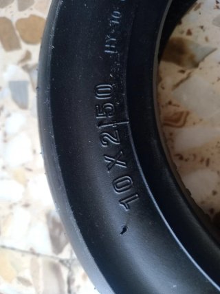Rueda y cámara 10x2.50 para patinete eléctrico cam