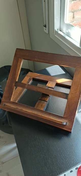 Atril / soporte, de madera envejecida
