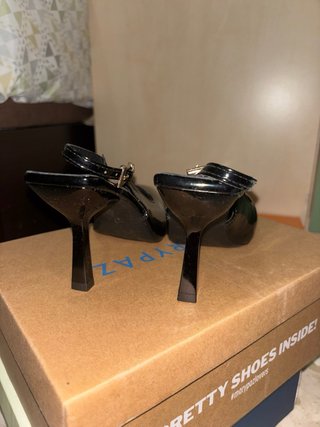 Zapatos de tacón negros punta fina sin usar