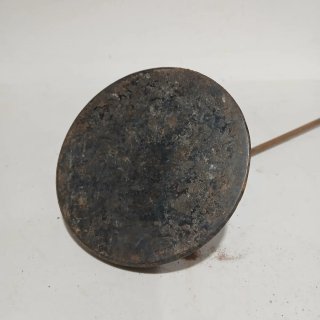 Herramienta de metal y madera