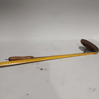 Herramienta de metal y madera