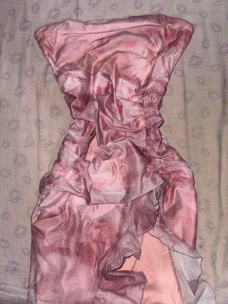 Vestito rosa a fascia con stampa