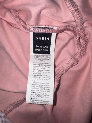 Vestito rosa a fascia con stampa