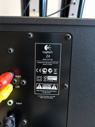 Logitech Z4 Altavoces con Subwoofer
