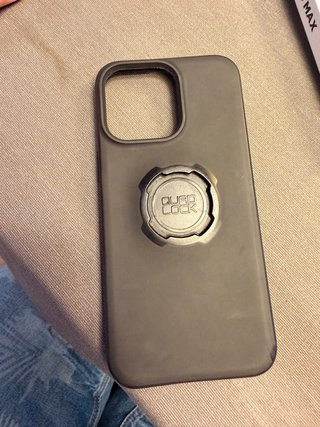 Funda Quad Lock iPhone 15 Pro Max Moto