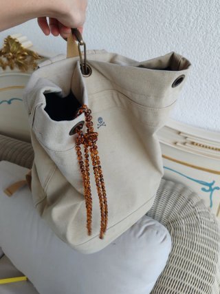 Collar de color de whiskey