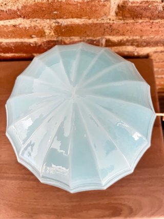 Lámpara mesa Art Decó azul cristal opalino