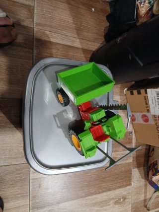 Tractor Playmobil con remolque verde Este 7€