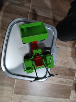 Tractor Playmobil con remolque verde Este 7€