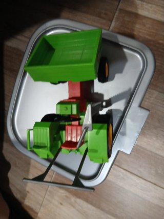 Tractor Playmobil con remolque verde Este 7€