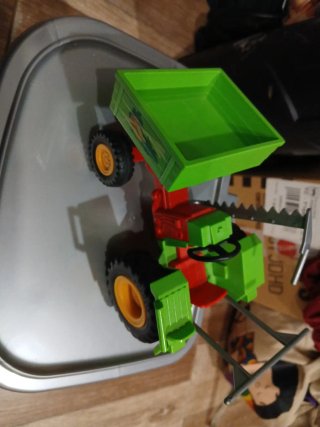 Tractor Playmobil con remolque verde Este 7€