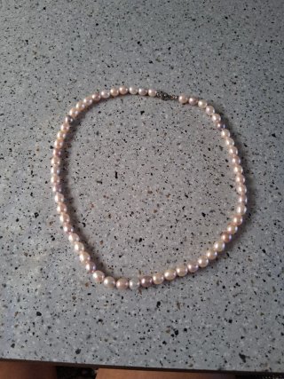Collar de Perlas Rosas y Cierre Plateado