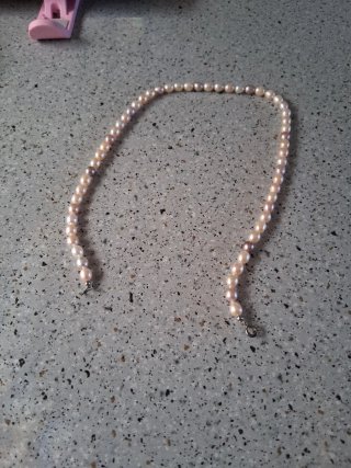 Collar de Perlas Rosas y Cierre Plateado