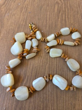 Collana madreperla e corallo