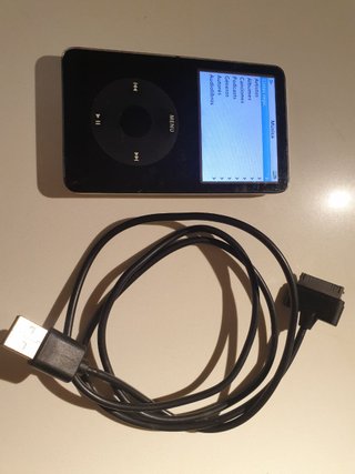 iPod Classic 5a Gen 30GB A1136 NO NEGOCIABLE