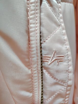 Chaqueta Alpha Industries Rosa.