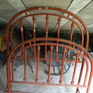 Testiera e pediera letto singolo in ferro
